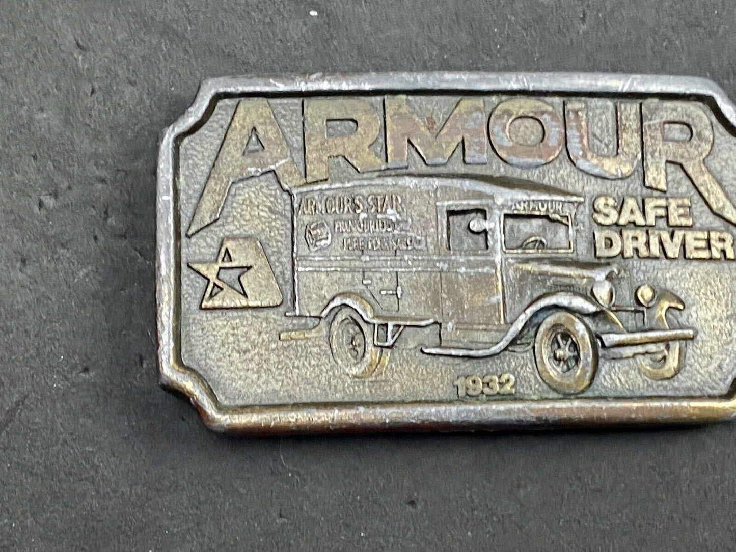 1932 ARMOUR SAFE DRIVER BELT BUCKLE Vintage 70's Indiana metal craft -