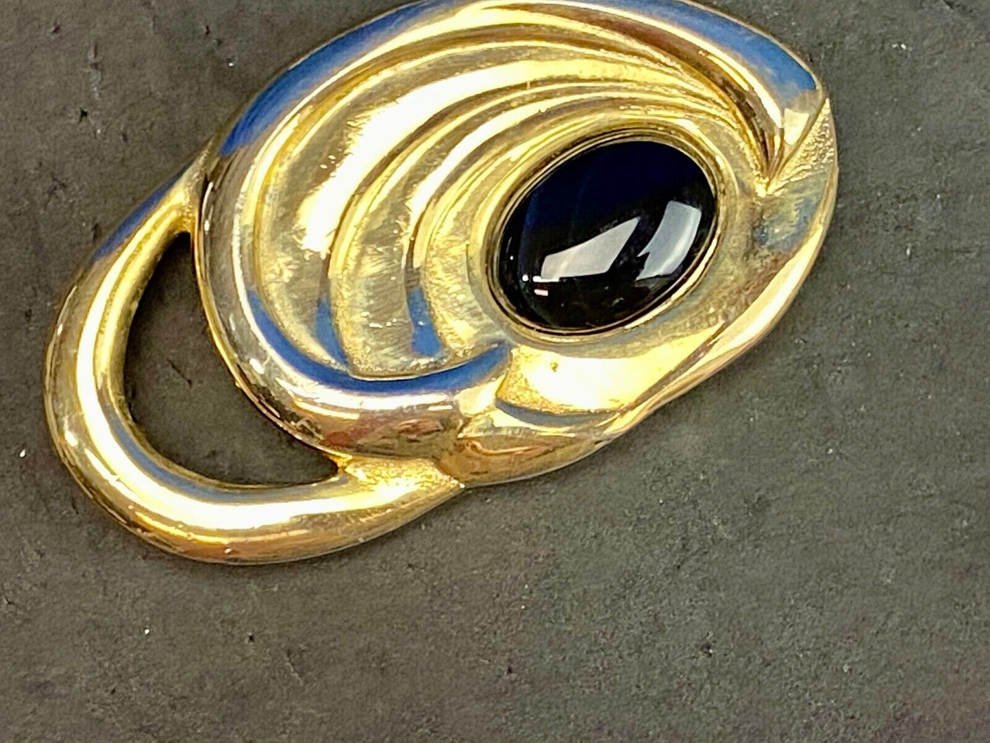 VINTAGE ABSTRACT ARTWORK GOLD TONE BACK CENTERPIECE BELT BUCKLE Ginnie Johnson