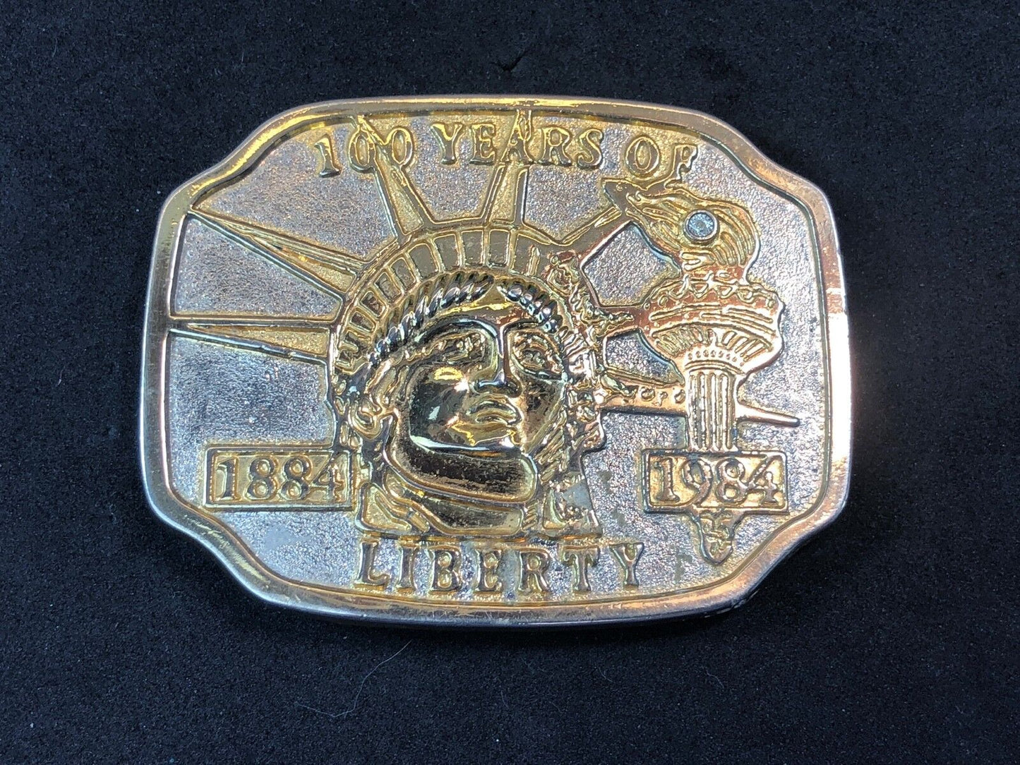 BELT BUCKLE, 100 YEARS OF LIBERTY 1886-1986. God bless America!