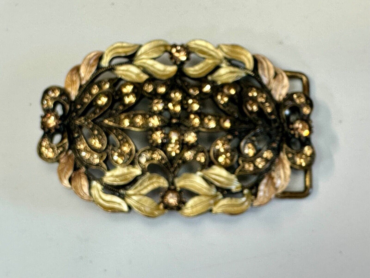 Awesome detail - Vintage see through swirl rhinestone pattern belt buckle