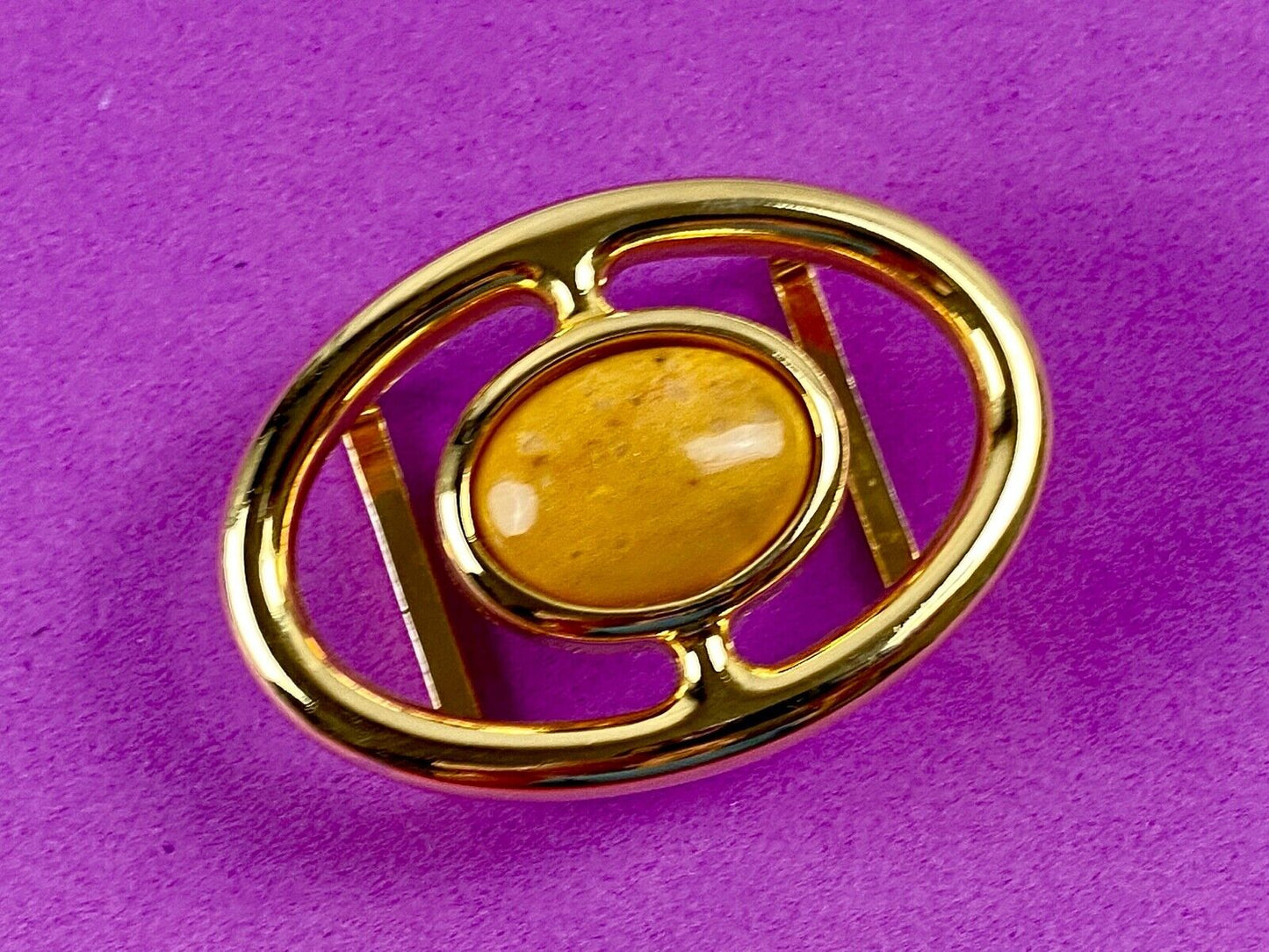 Vintage Beautiful stone centerpiece in brass belt buckle