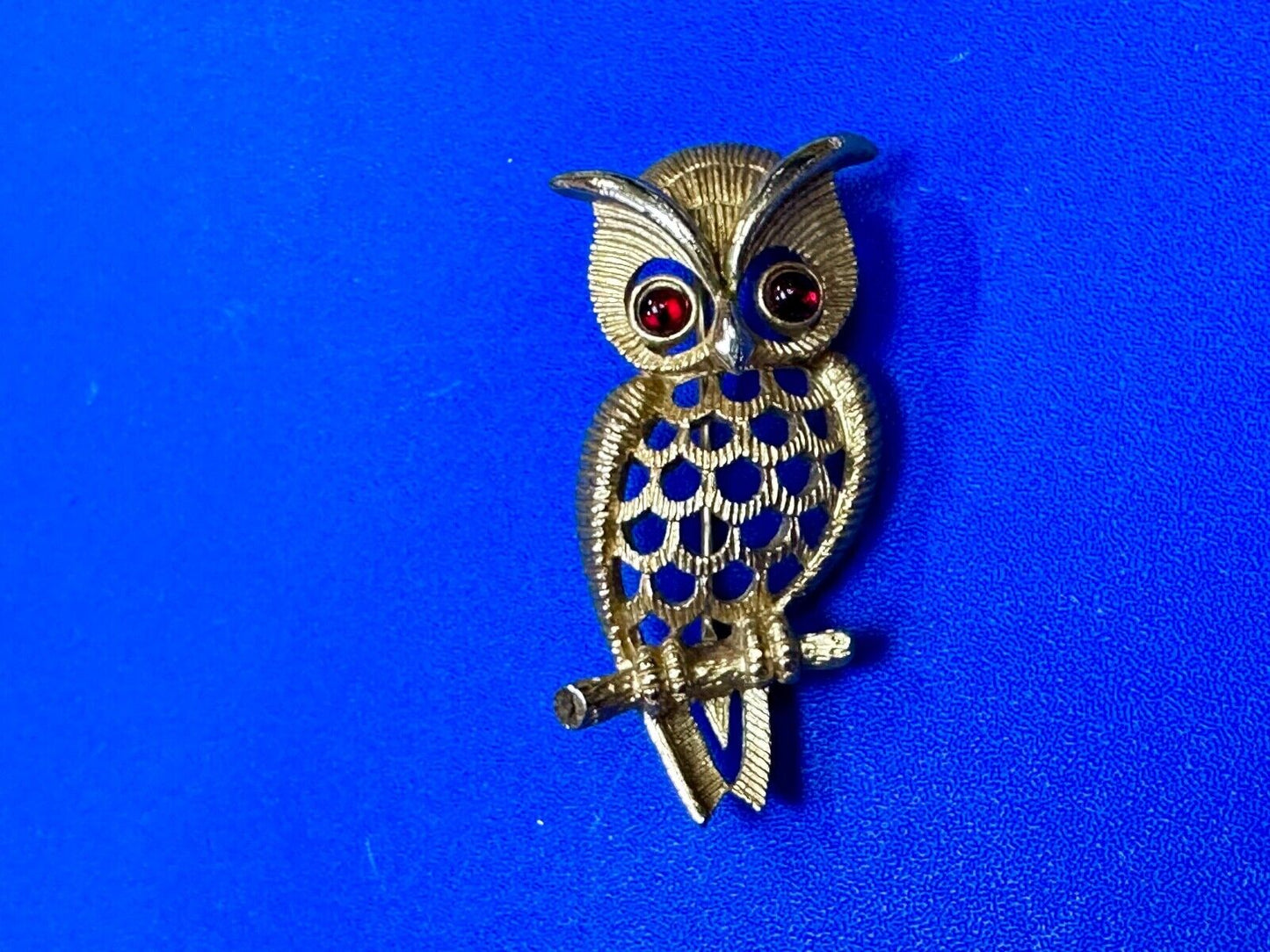 Avon Perched Owl Brooch Gold Tone Red Eyed Owl Pin