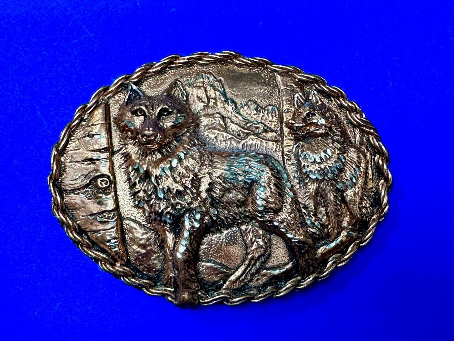 The Great Wolf - Wolves Pack Two Brown color oval western EGE Belt Buckle