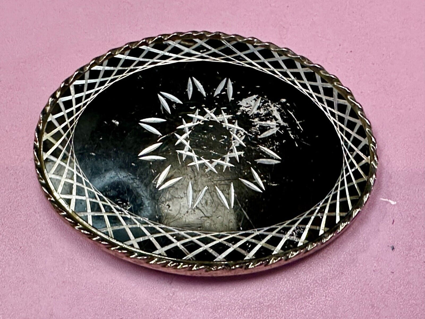 Black & Silver Color Starburst Spirograph Flower Pattern Western Belt Buckle - W