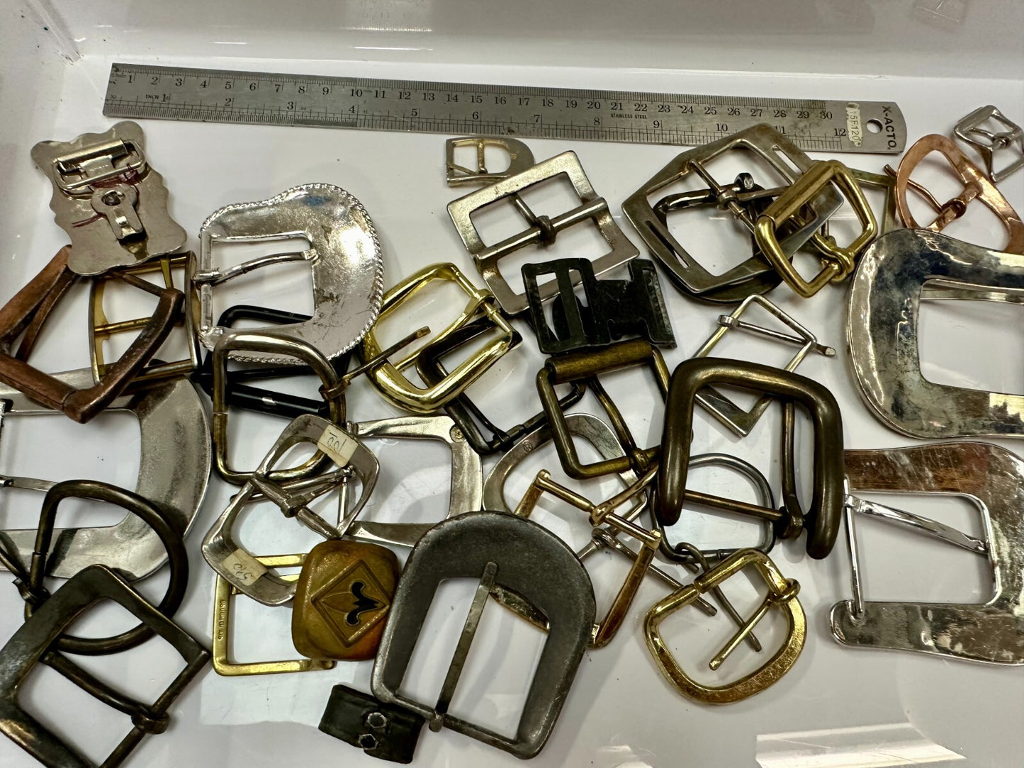 33 Piece Mixed Lot, Grab Bag - Resale Gifts! Vintage & Modern Belt Buckles