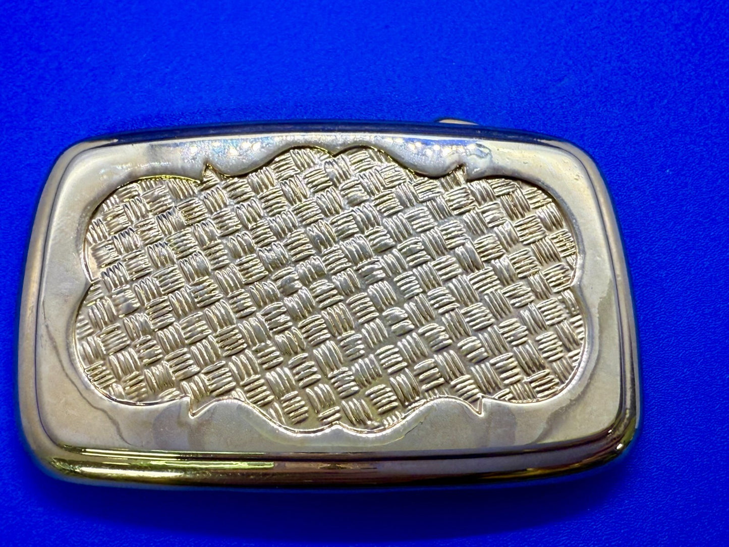 Basket Weave Mesh Pattern on Gold Color Western Style Belt Buckle