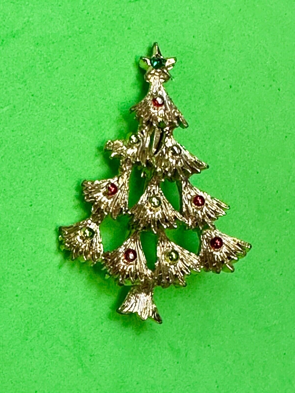 Vintage Christmas Tree & Ornaments Gold Tone Red Green Holiday Brooch Pin