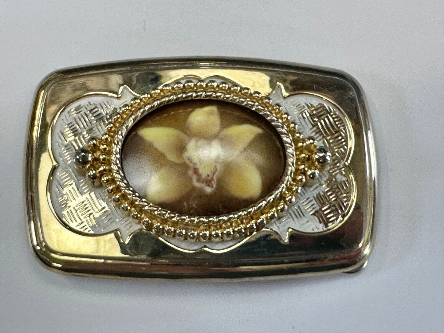 Vintage cabochon cab style flower centerpiece beautiful gold tone belt buckle