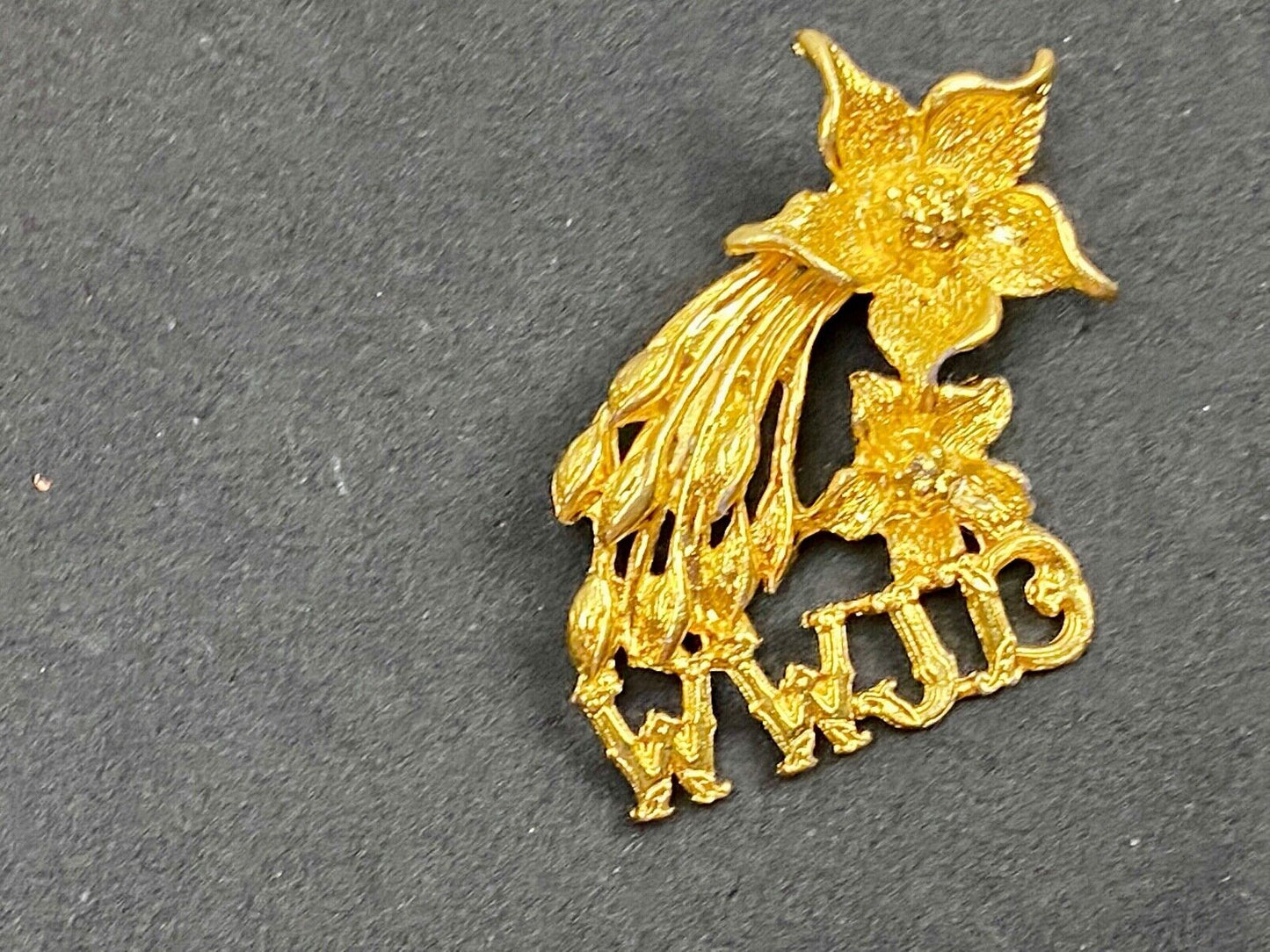 Vintage Brooch Pin WWJD What Would Jesus Do Flowers Gold Tone