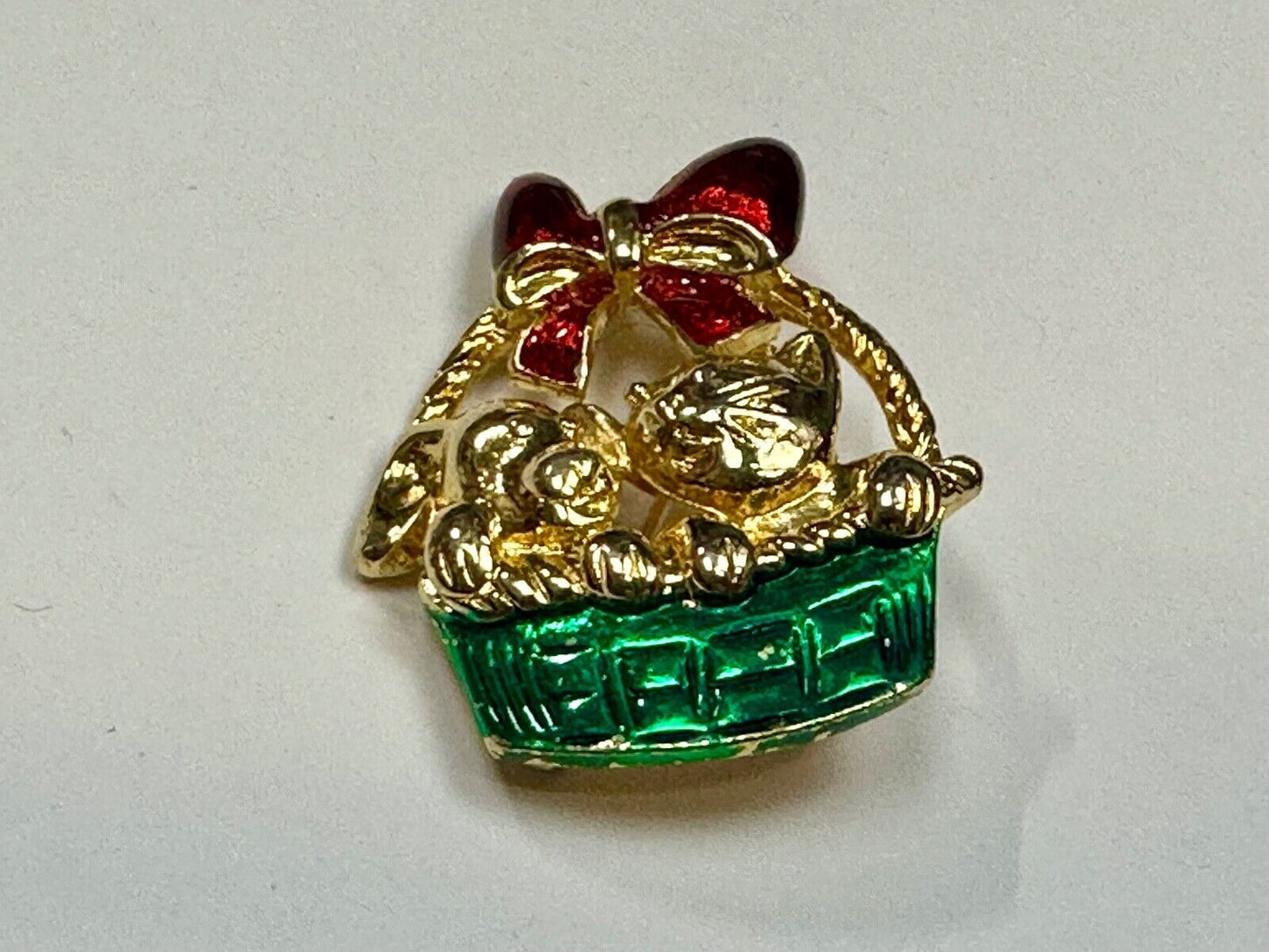 Vintage Christmas Kitten in Basket Green Red Gold Tone Holiday Brooch Pin