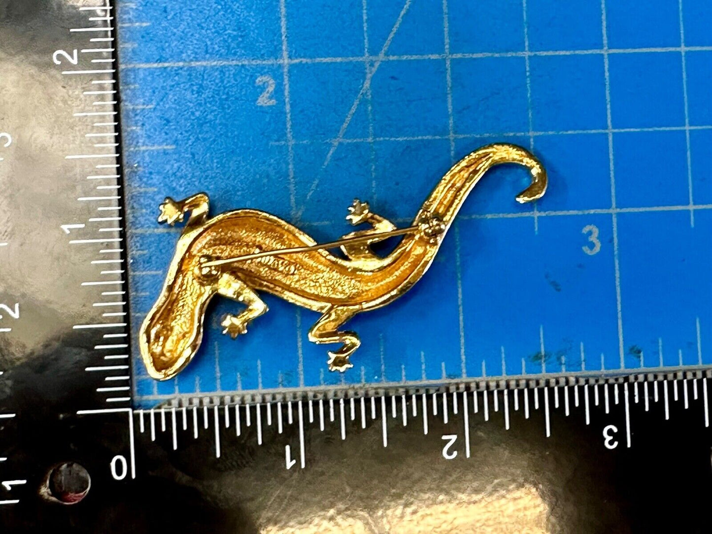 Avon signed Gecko Iguana Jeweled gold tone figural brooch pin