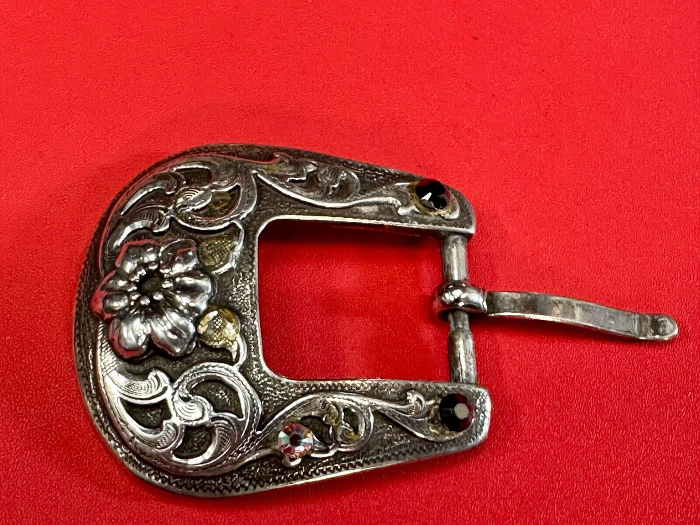 2" wide, silver tone ranger style cowgirls belt buckle