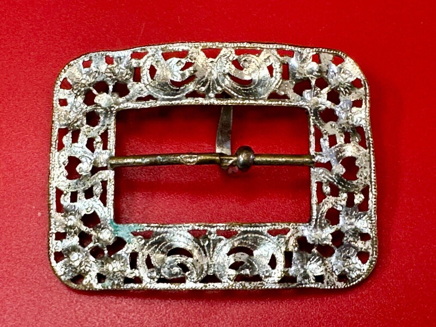 Beautiful antique silver color see through flower swirl belt buckle