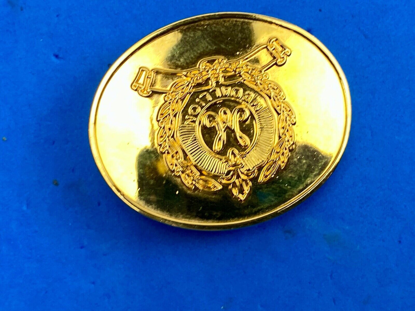 Vintage gold tone Medallion ribbon small 2" belt buckle