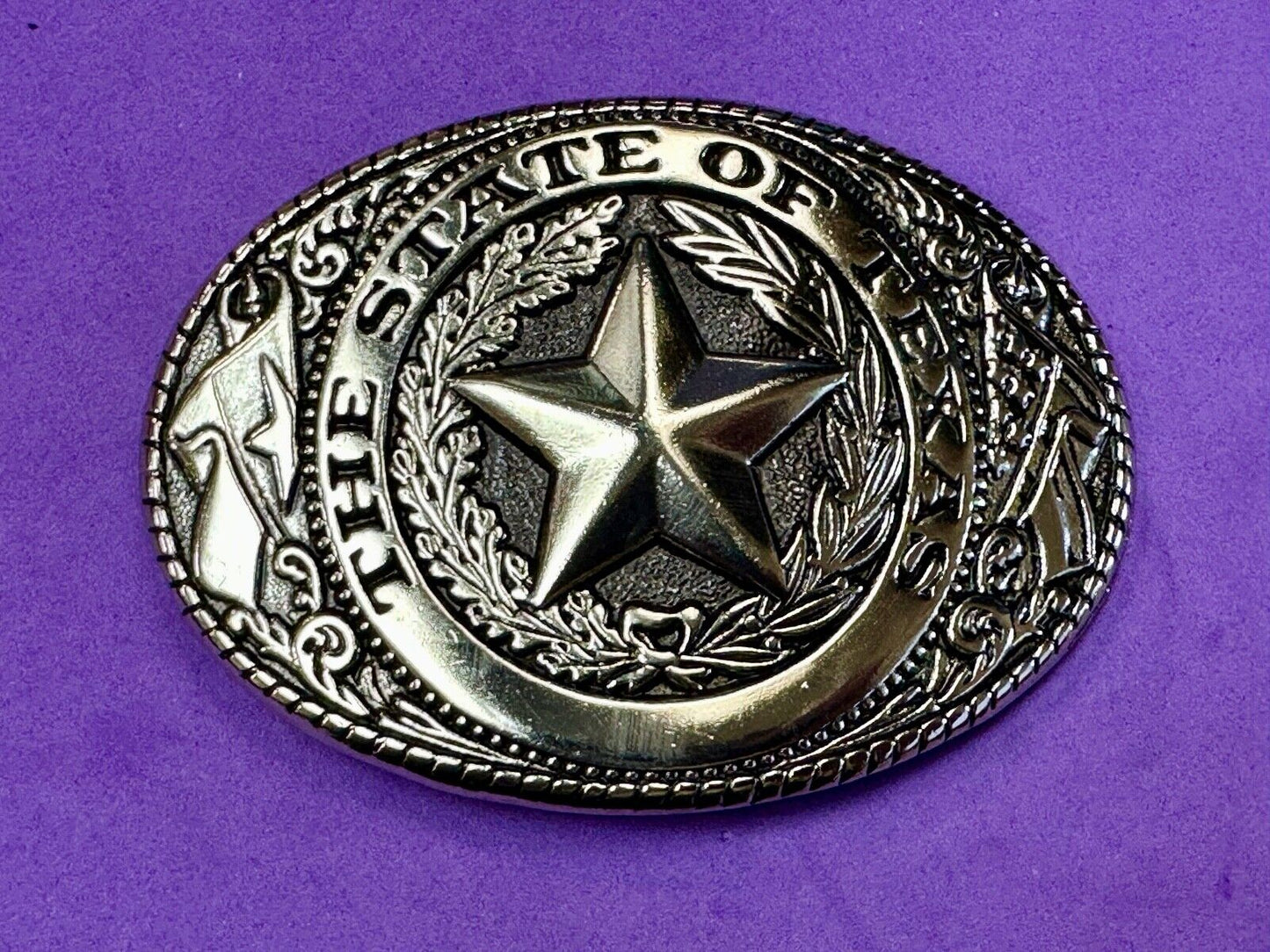 The great state of TEXAS - Tx Star Flag - Silver tone NOS belt buckle