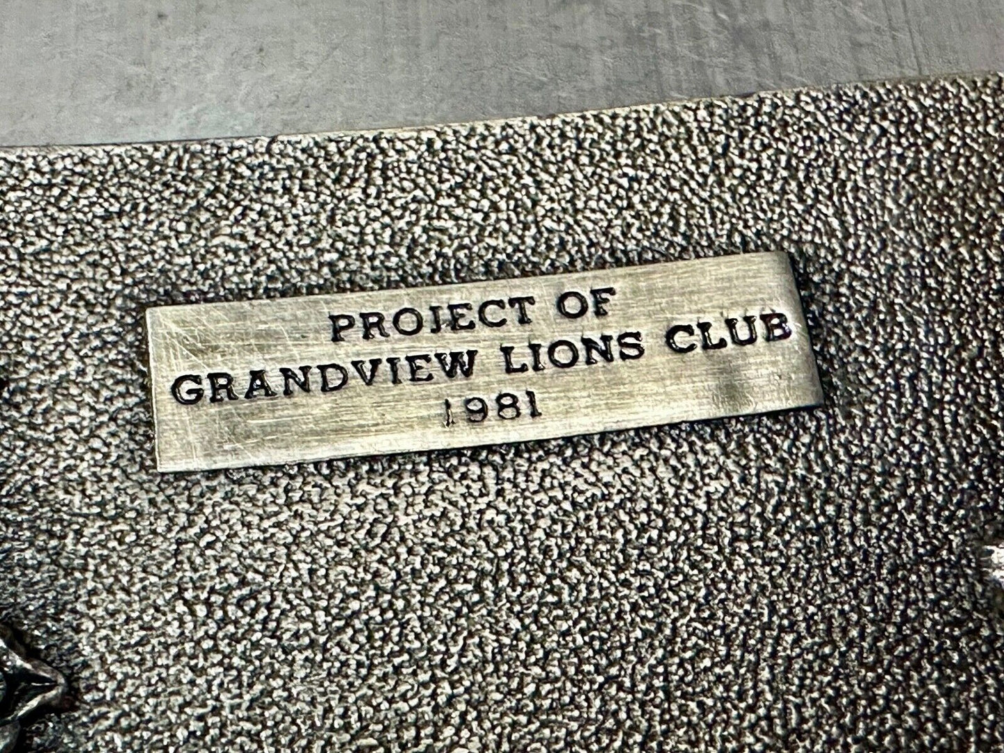 Vintage 1981 Grandview Oregon - A grand place to live - Lions Club belt buckle