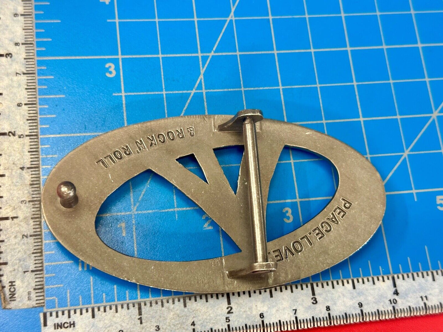 2OH Cutout gold color belt buckle Peace love & Rock & Roll