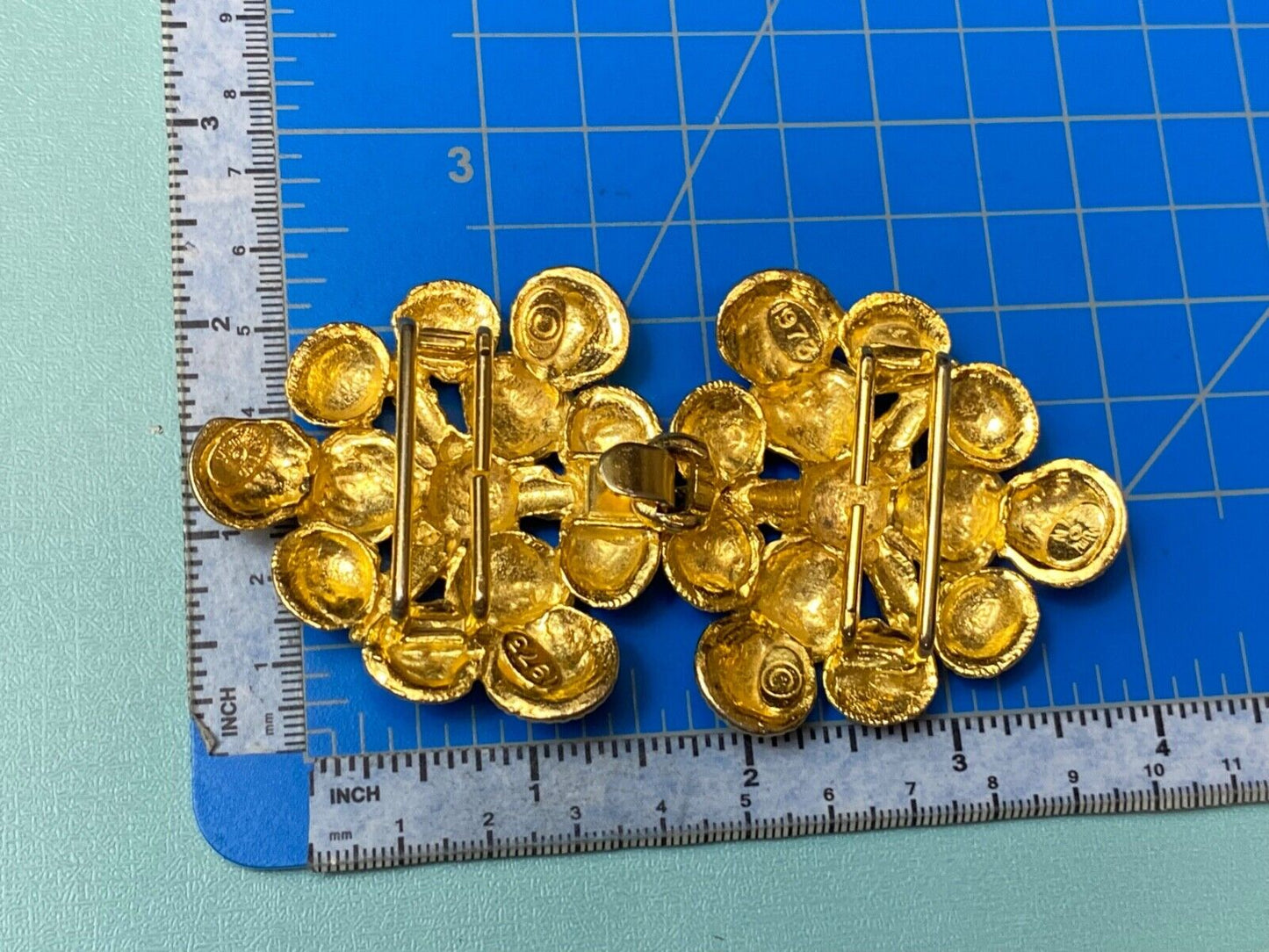 Beautiful 1973 MIMI di N Multiple Clam Shells Two piece Interlocking belt buckle