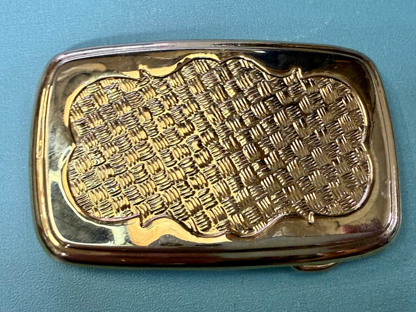 Basket Weave Mesh Pattern on Gold Color Western Style Belt Buckle