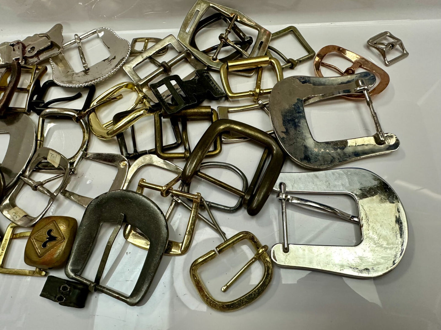 33 Piece Mixed Lot, Grab Bag - Resale Gifts! Vintage & Modern Belt Buckles