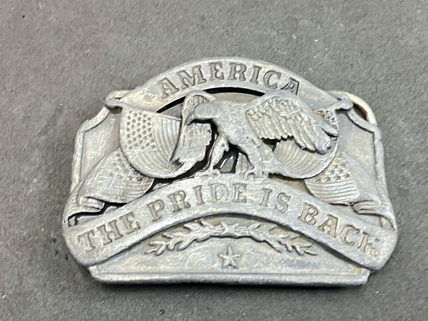 Vintage 1980 Siskiyou D-40 AMERICA - The pride is back belt buckle USA Proud