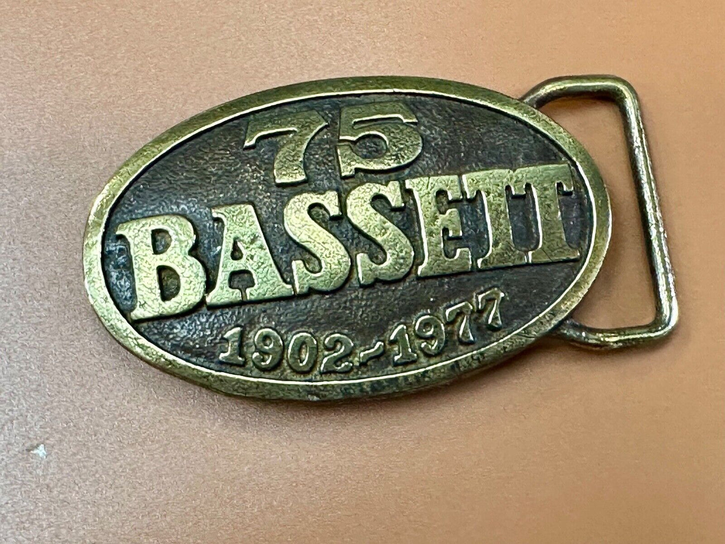 Vintage 75 BASSETT Furniture 1902 - 1977 solid brass belt buckle