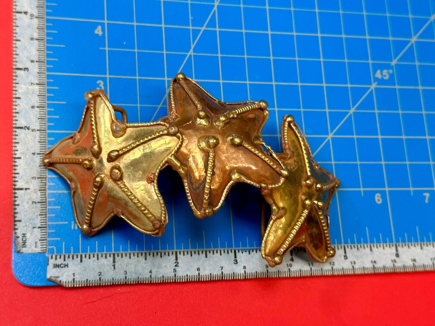 Three connected Starfish Mixed medal & colors , India vibe NOS belt buckle