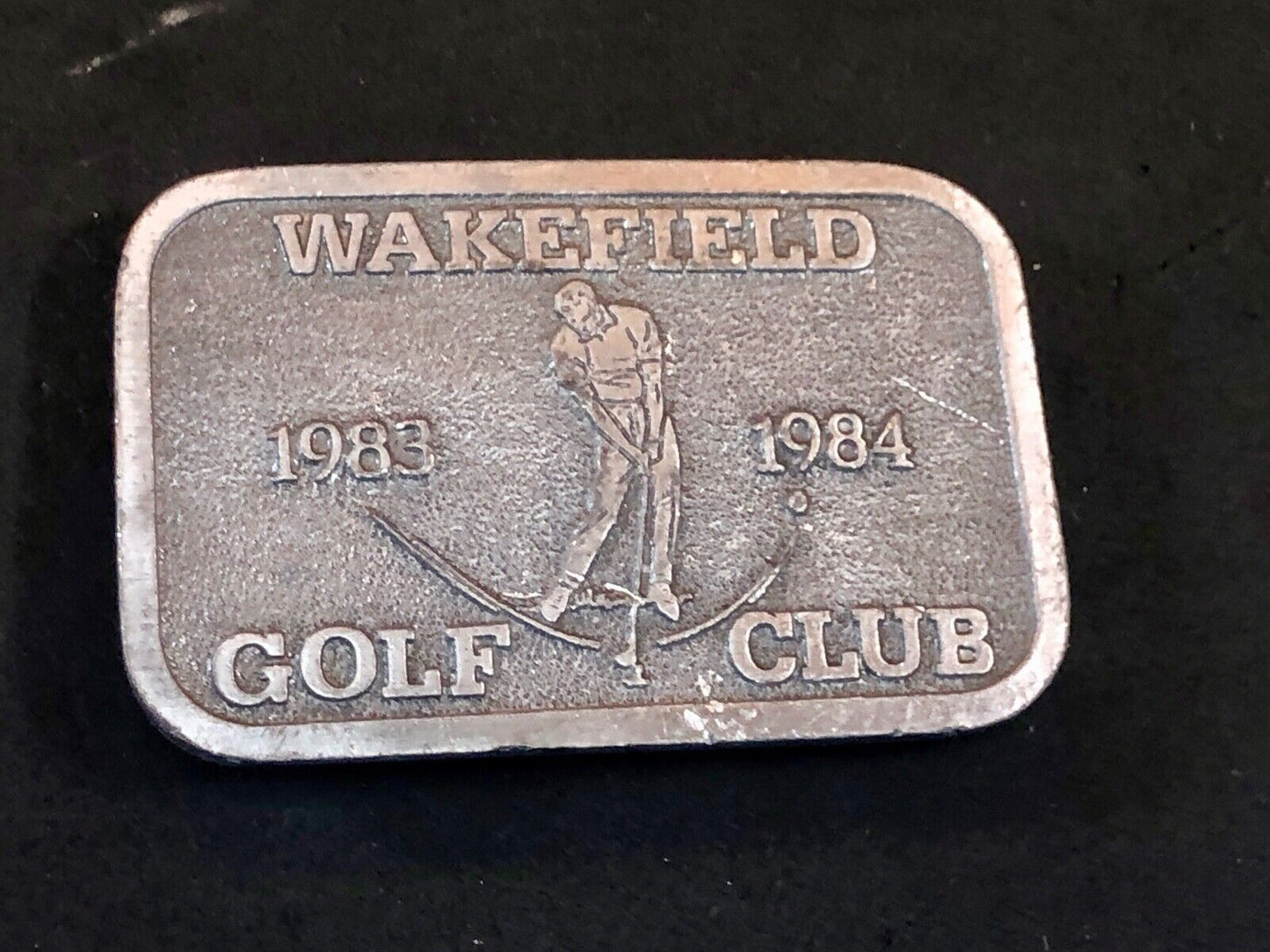 Vintage 1984 - WAKEFIELD golf country club belt buckle