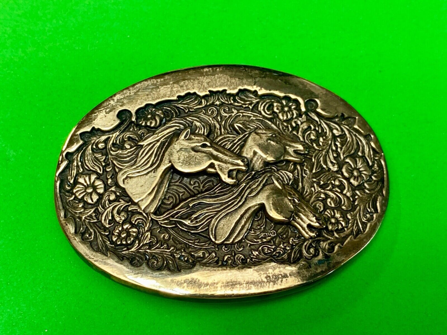 Three horse Heads flower swirl First Edition belt buckle by Award Design Medals