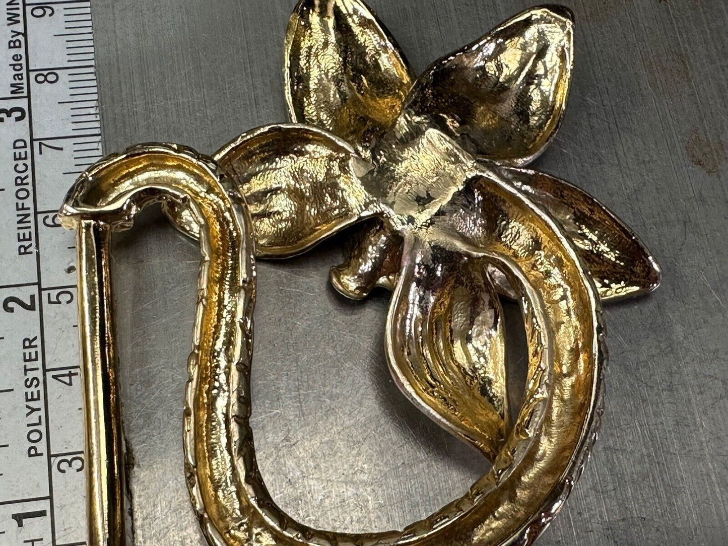 Beautiful flower cutout jeweled brushed enamel cutout belt buckle