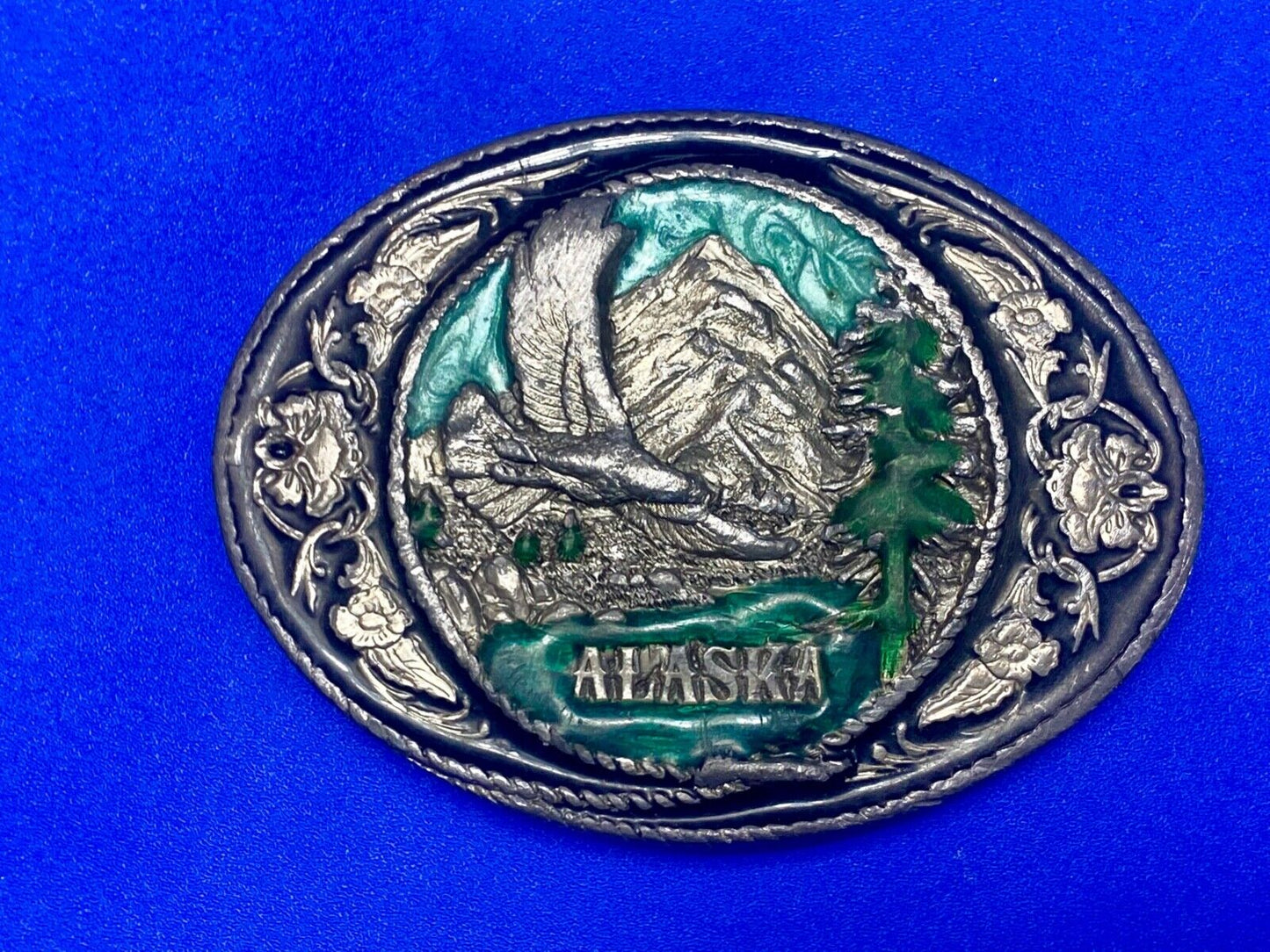 Vintage 1991 The State of Alaska Wildlife Nature belt buckle by Siskiyou
