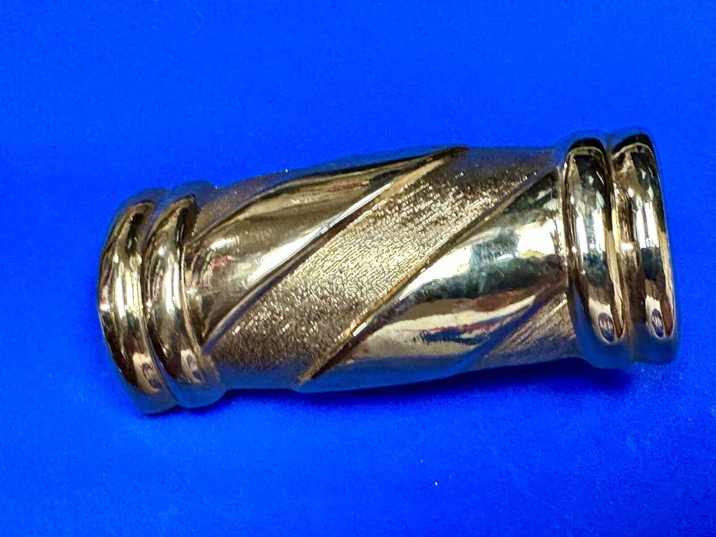 Vintage Apple accessories of NY gold tone tube shape belt buckle
