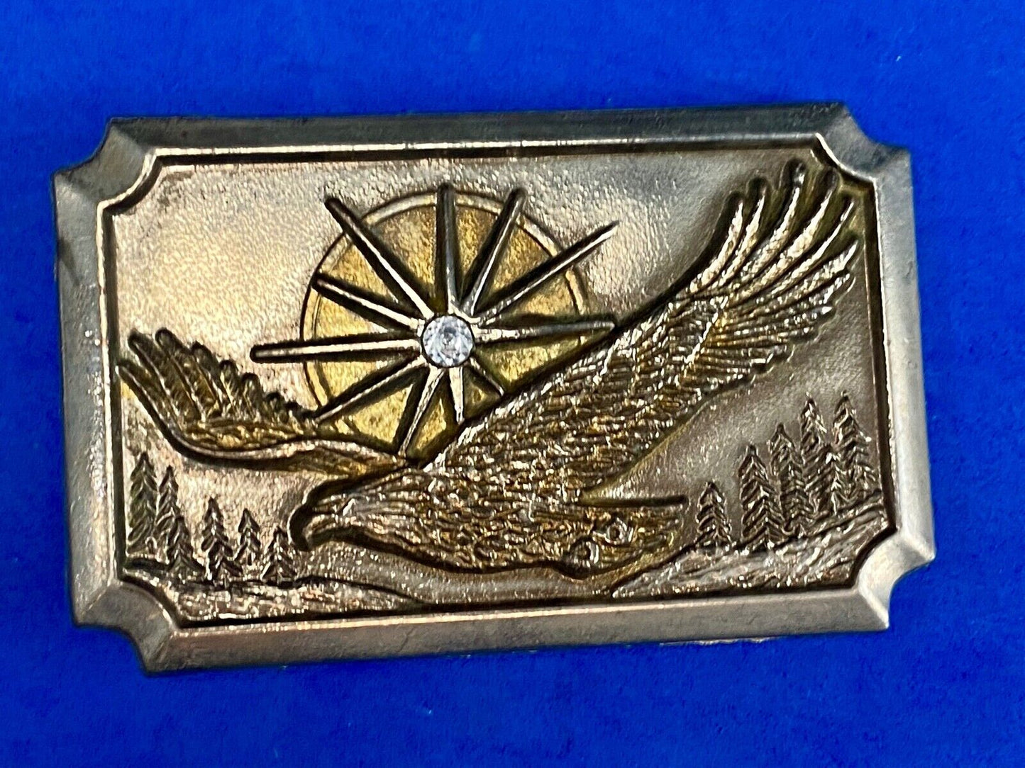 Vintage belt buckle silver and gold tone flying eagle Starburst! God Bless USA!