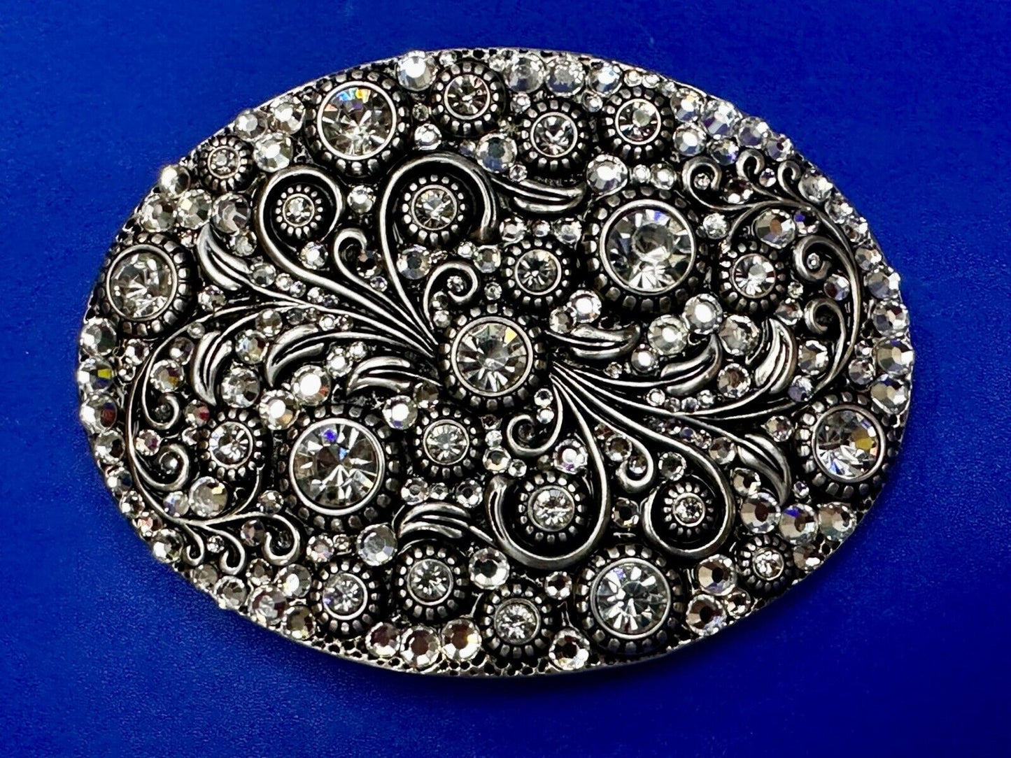 Beautiful Sparkling Rhinestone Accented Leaf Swirl Western Fashion Belt Buckle