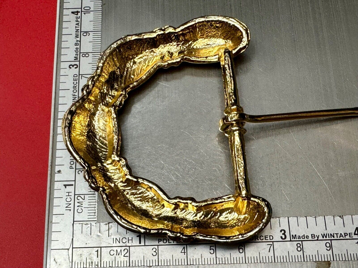 Unique dimensional "puffy" appearing! gold tone replace belt buckle