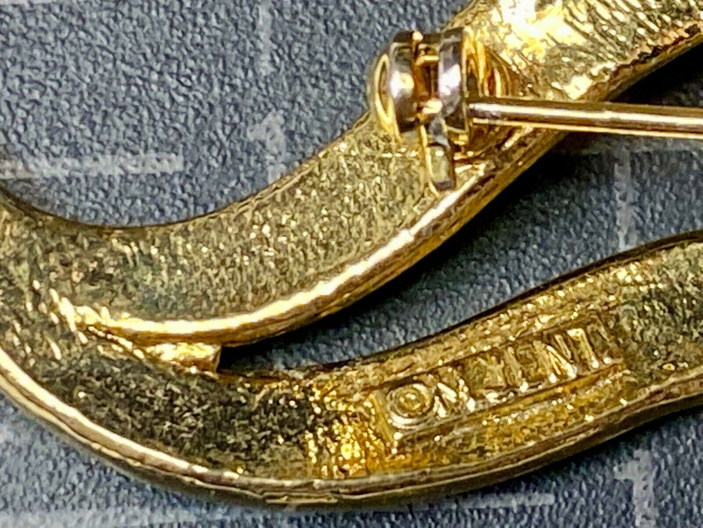 Vintage Brooch MJENT M Jent gold tone Abstract leaf swirl wave Large lapel pin