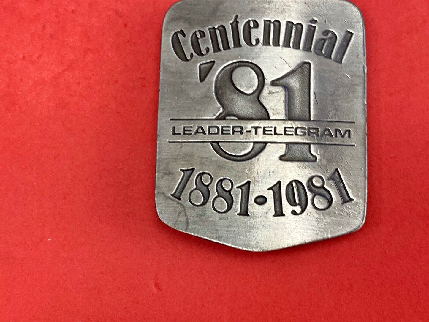 Vintage 1981 LEADER TELEGRAM BELT BUCKLE NEWSPAPER EAU CLAIRE & WEST CENTRAL WI