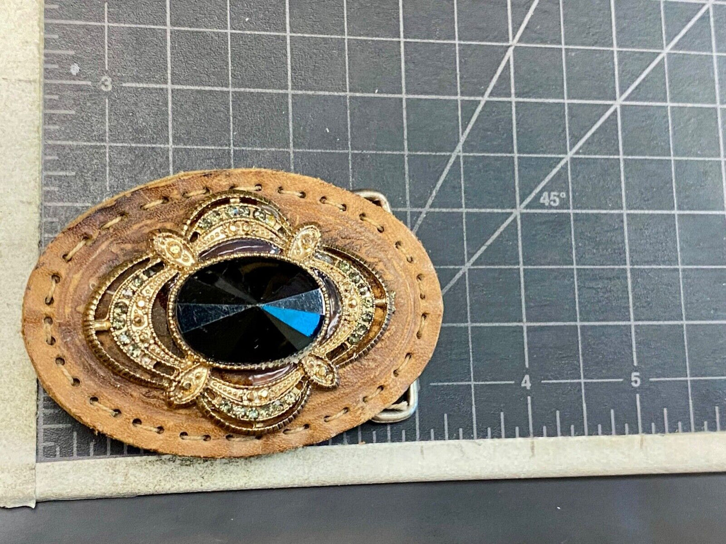 Vintage Leather oval belt buckle with cracked Oval Cab style center belt buckle