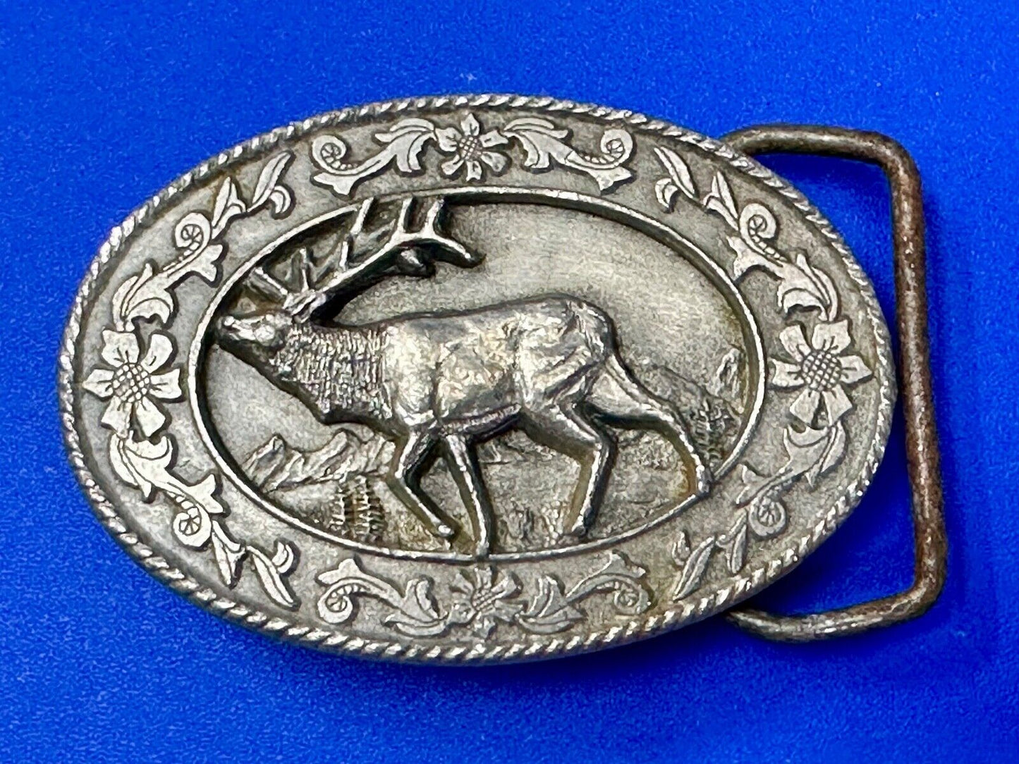The Great ELK - Vintage 1980 D-4000 Siskiyou 2.75" wide Belt Buckle