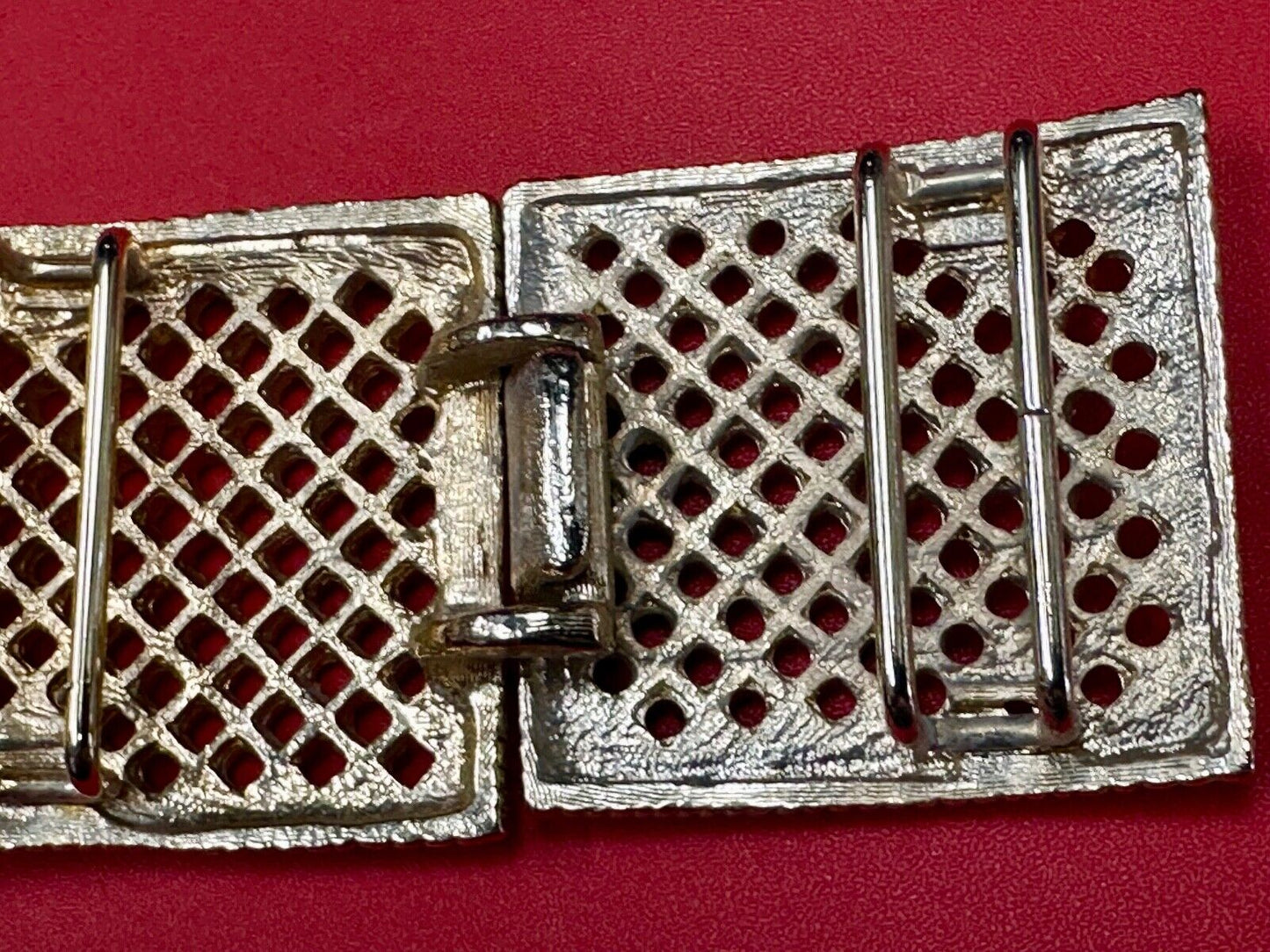Basket Weave Pattern Vintage Two-piece interlocking gold tone belt buckle