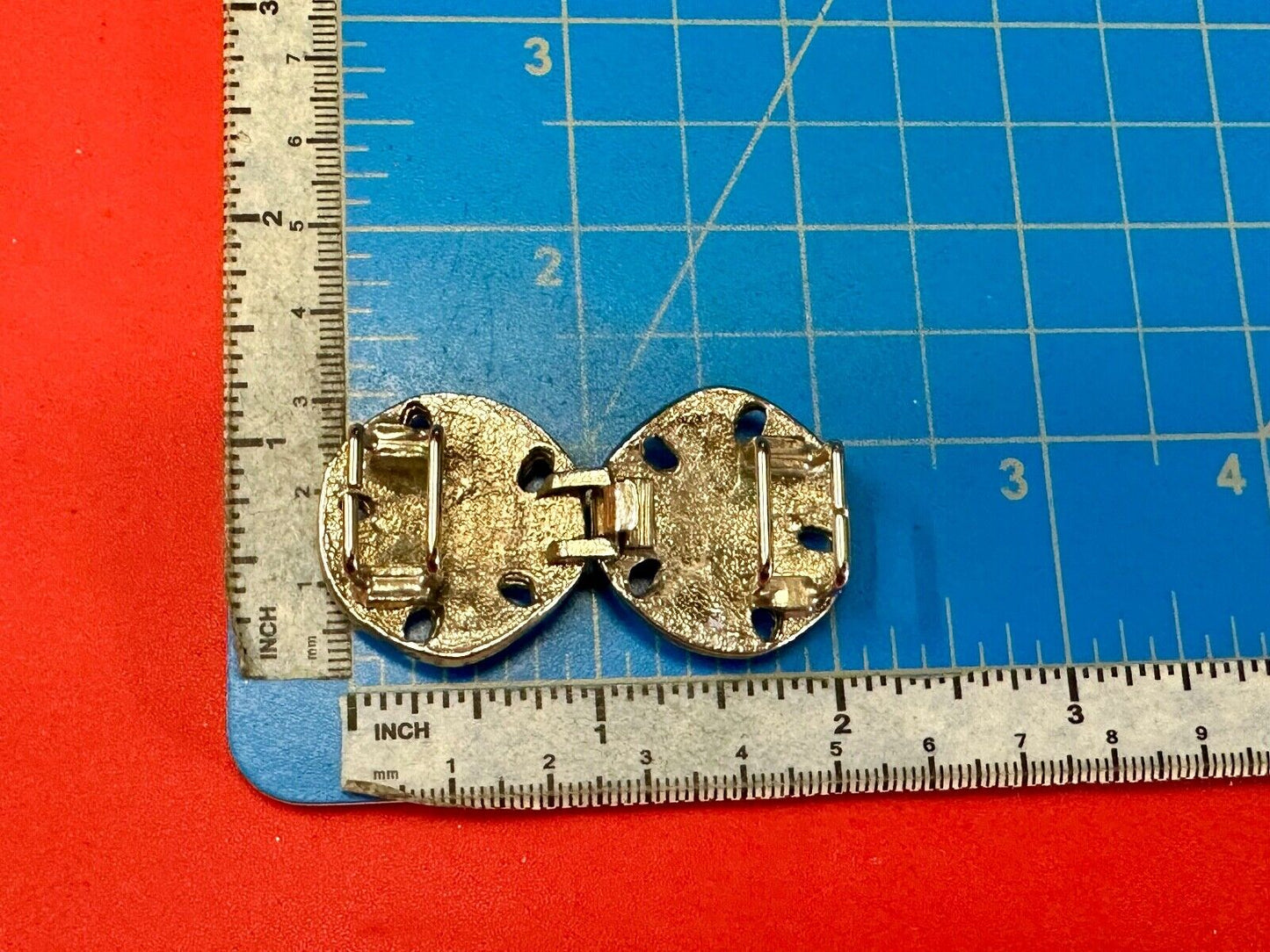 2" Sand Dollars - Vintage Two-piece interlocking gold tone belt buckle