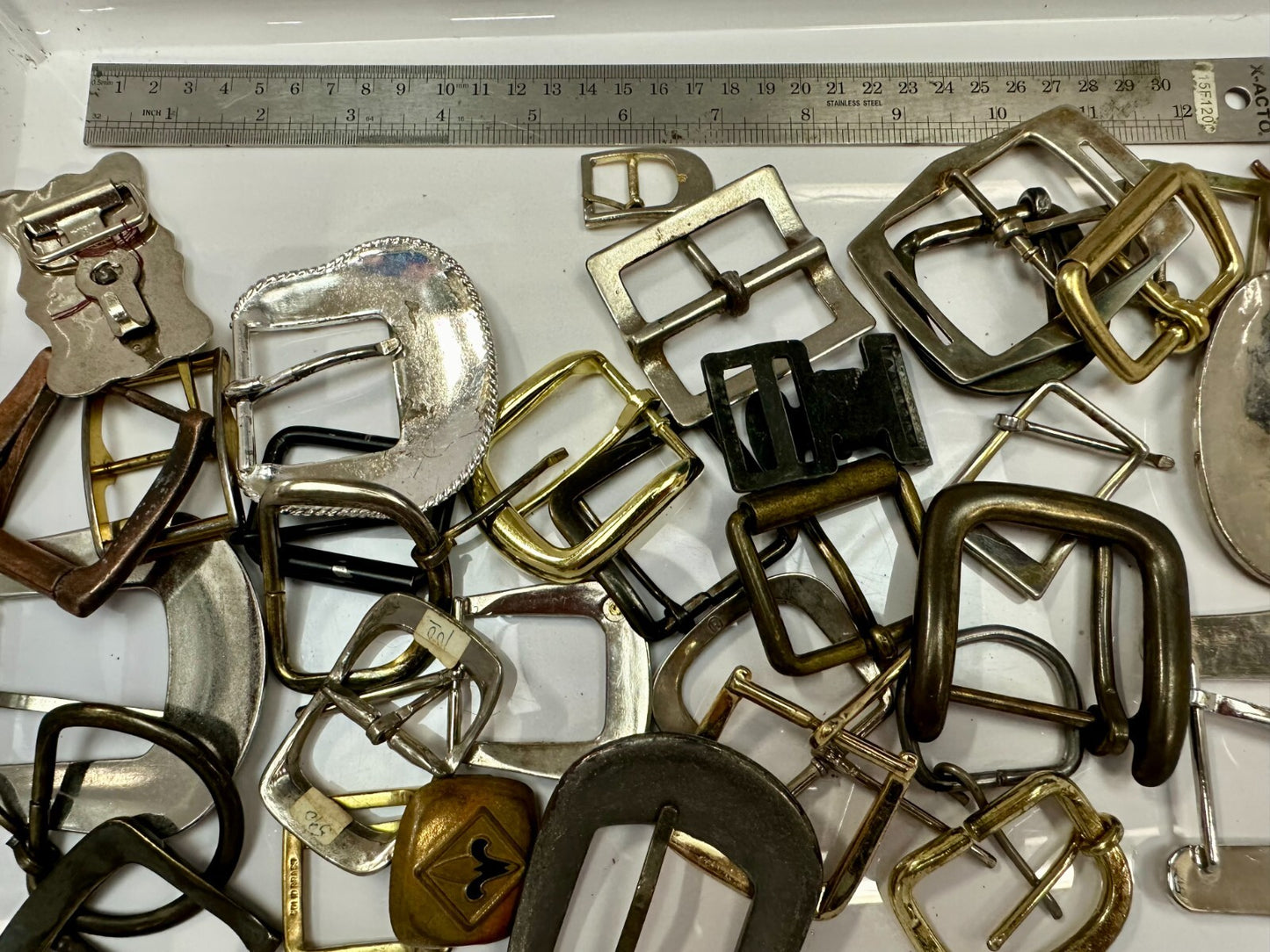 33 Piece Mixed Lot, Grab Bag - Resale Gifts! Vintage & Modern Belt Buckles