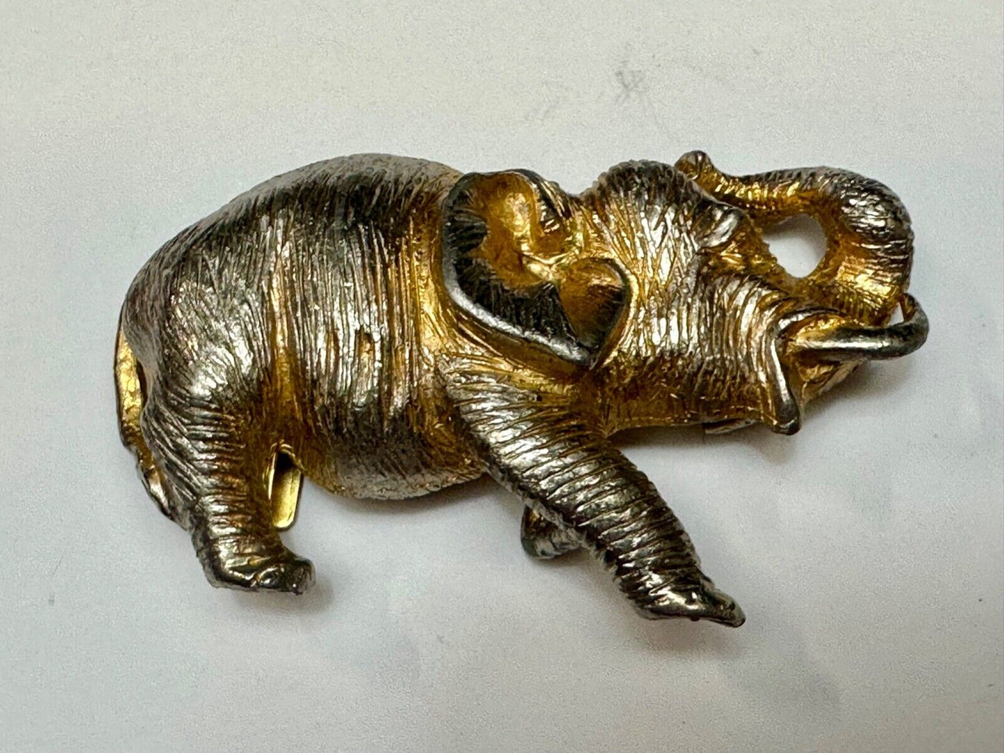 Adorable happy ELEPHANT lucky snout up! -gold tone Vintage belt buckle