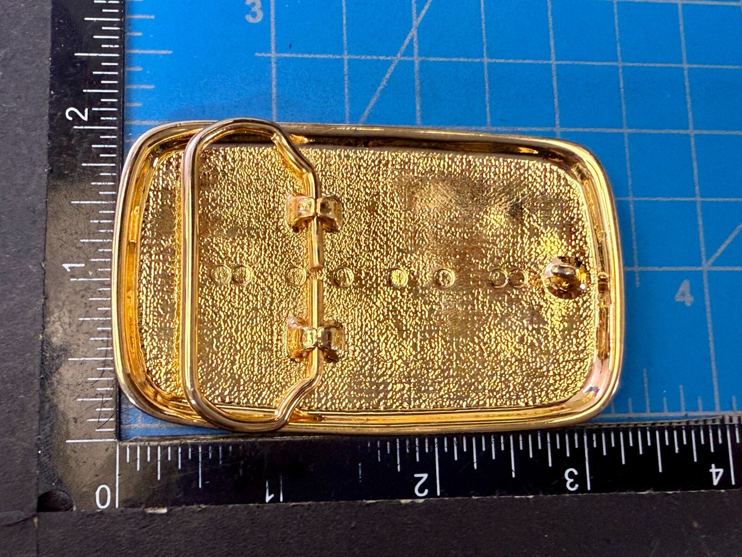 Basket Weave Mesh Pattern on Gold Color Western Style Belt Buckle