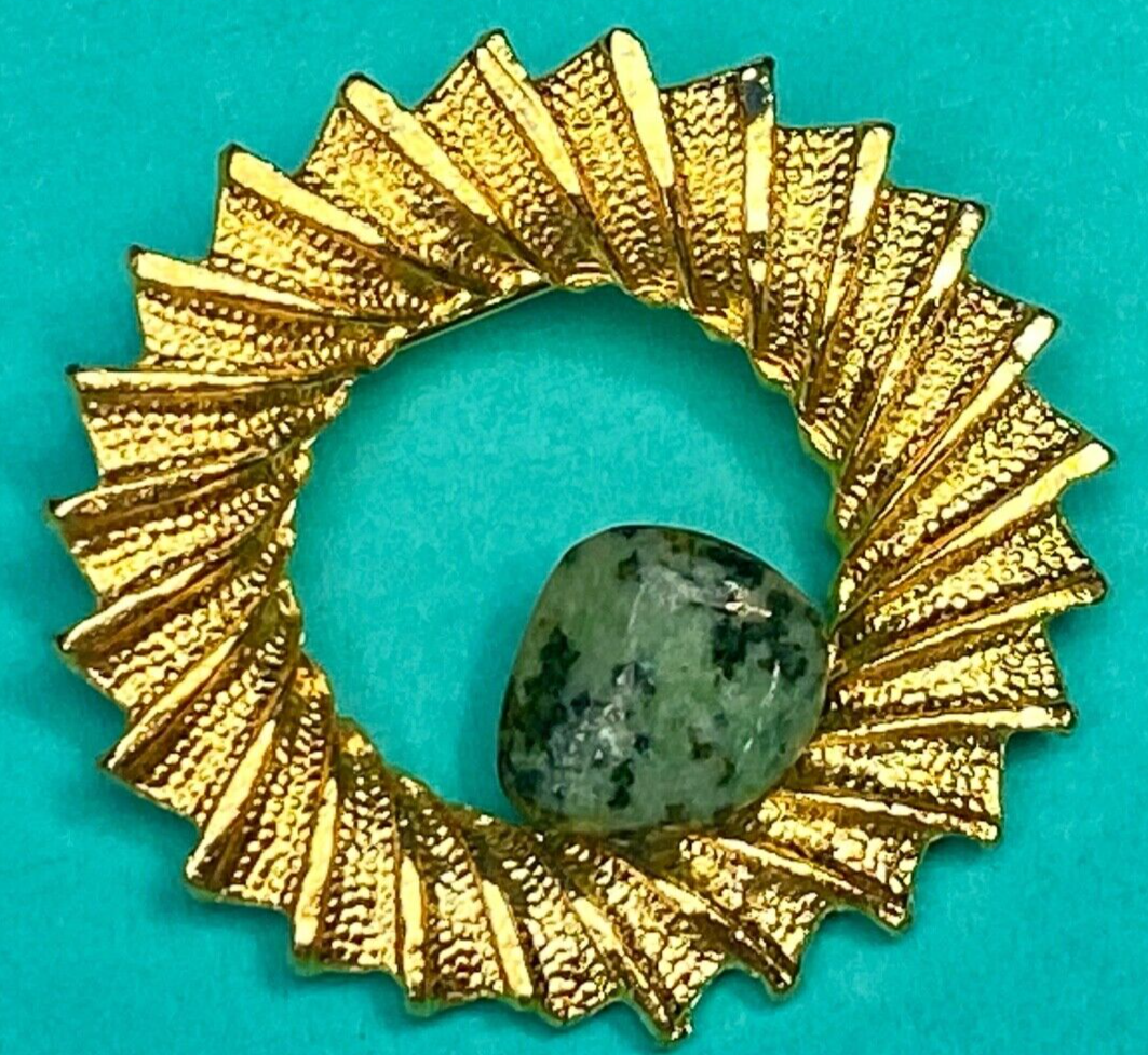 Vintage Dubarry Signed Sunburst Green Jade Stone Gold Tone Brooch Pin