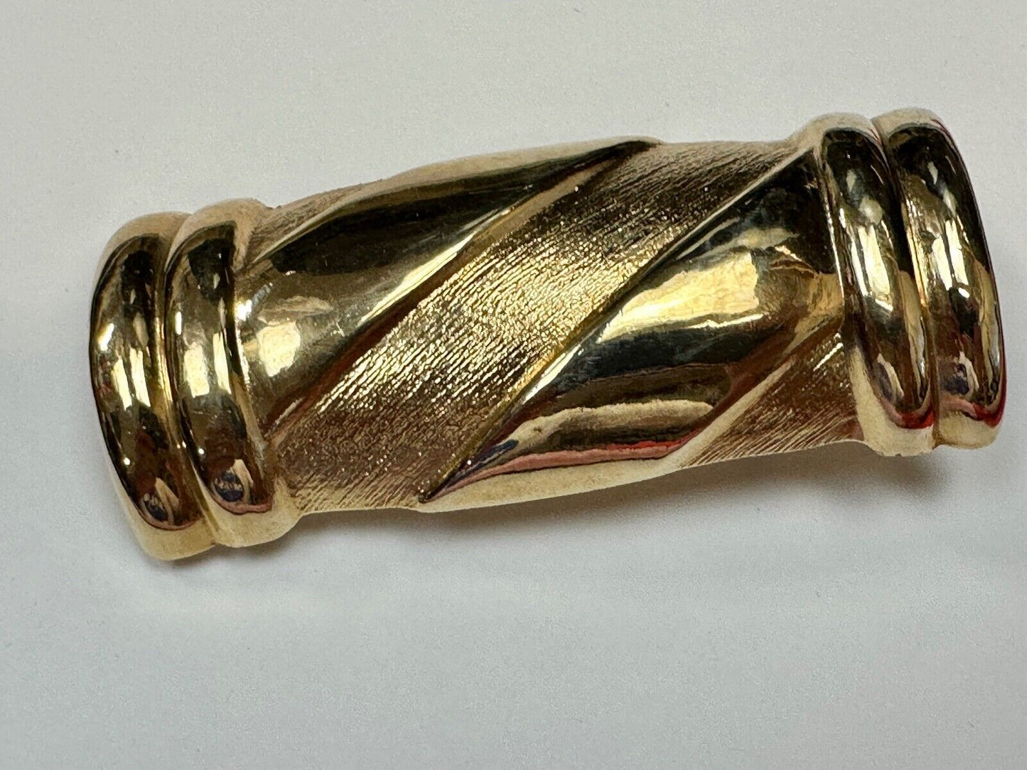 Vintage Apple accessories of NY gold tone tube shape belt buckle