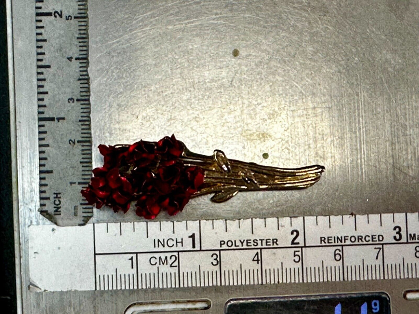 Beautiful Dozen of Red Roses Bouquet Gold Tone Brooch Pin Marked Signed DM 97
