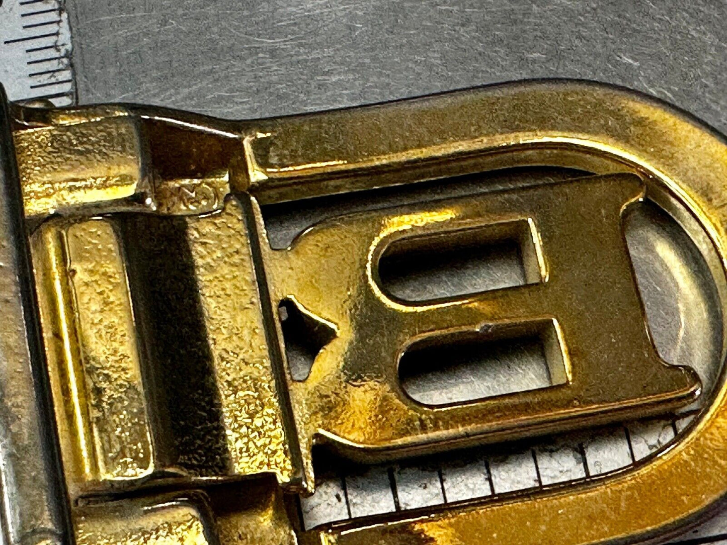 B - Letter Initial Monogram Vintage Gold tone swing arm small belt buckle