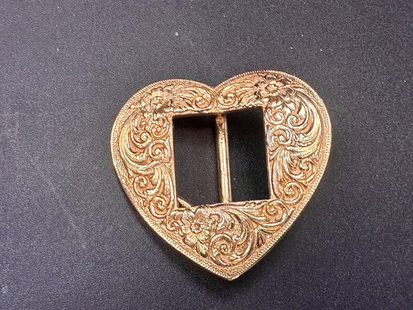 Tiny Gold tone heart shaped western ornate flower swirl belt buckle