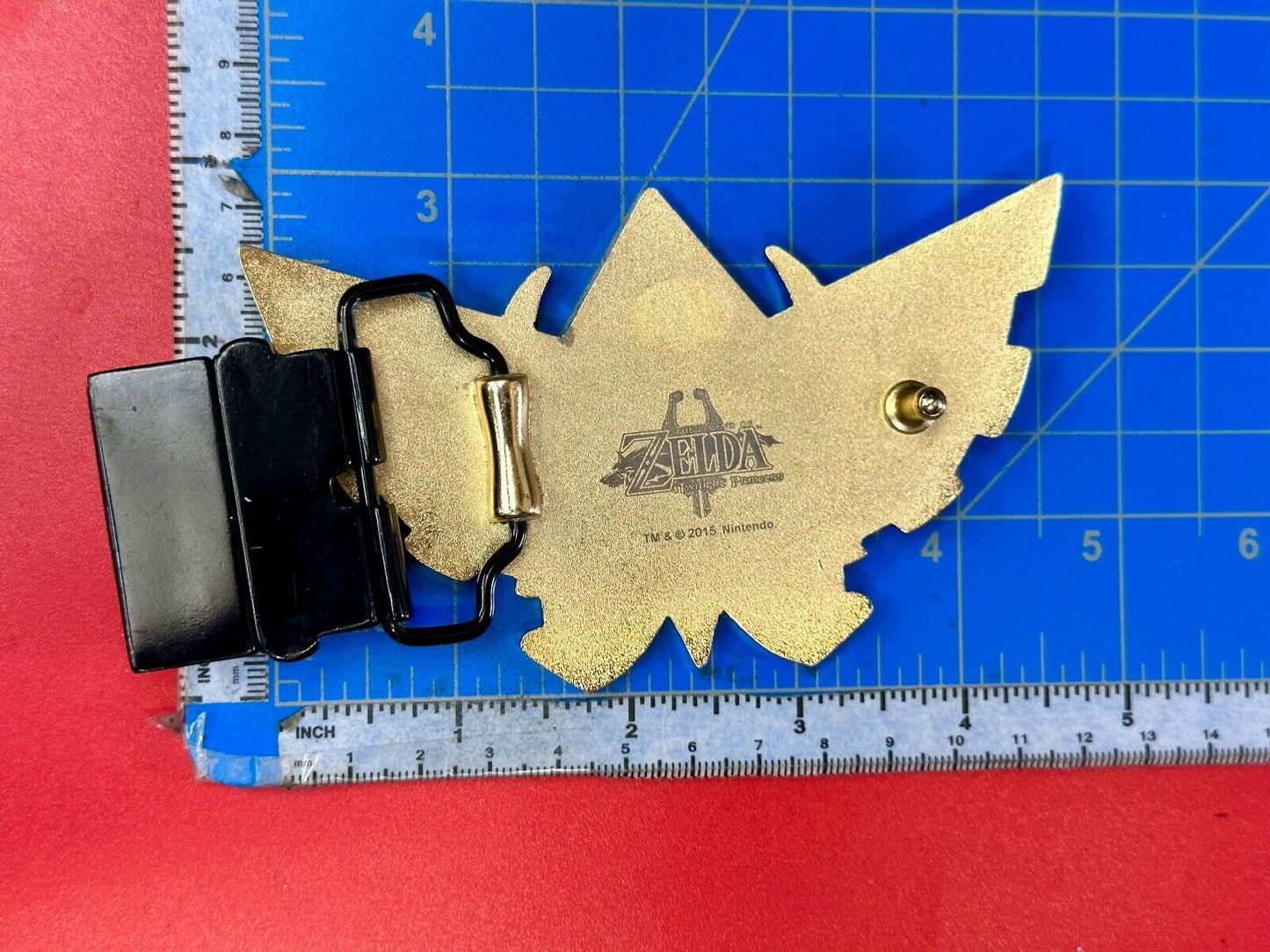 THE LEGEND OF ZELDA Black and Gold Triforce 2015 Nintendo gamers BELT BUCKLE